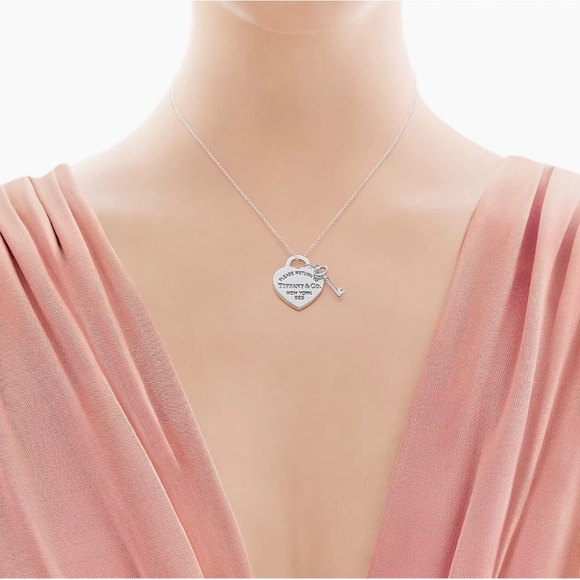 Return to Tiffany Heart Tag and Key Pendant - Picture 8 of 8